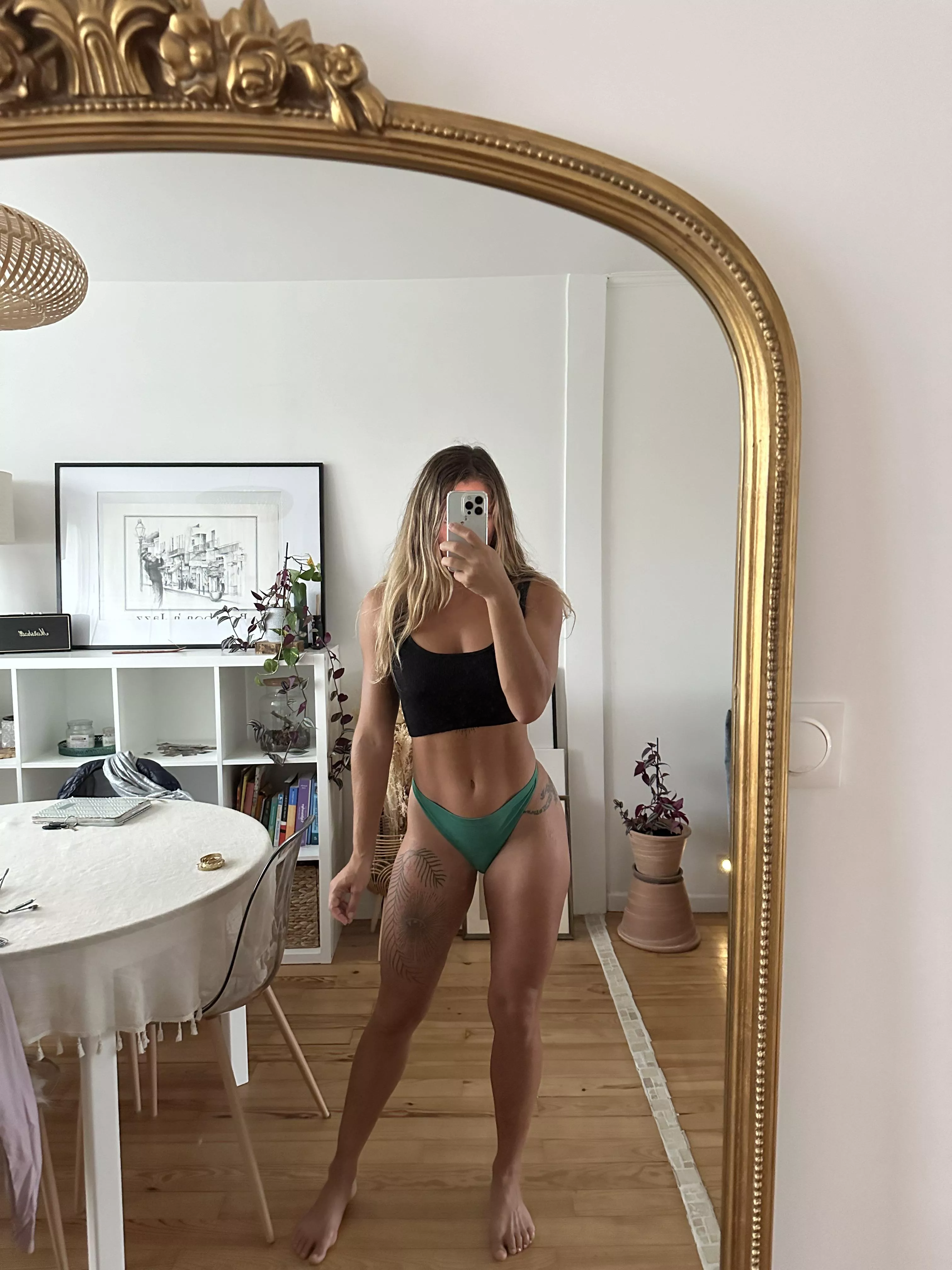 Every inch of me is here to excite you. posted by Maevae_a