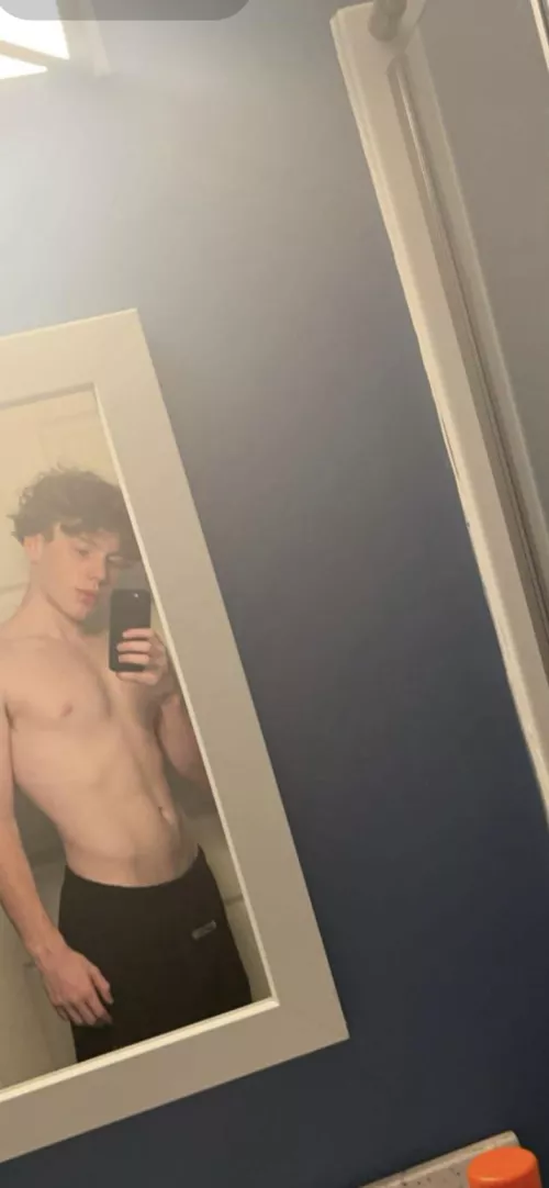 Hi 🙈 by Jpagani18