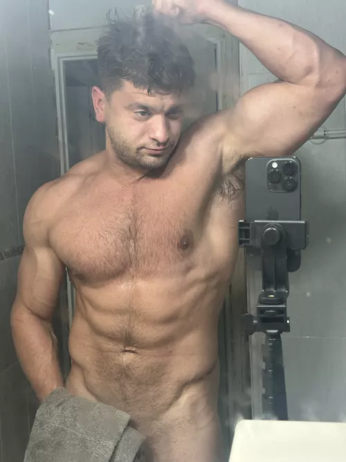 I hope this V brightens your day
 by realisiwak