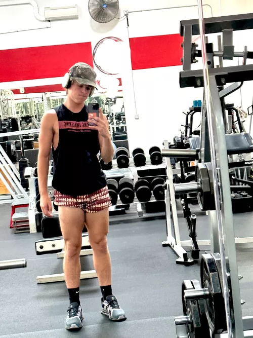 leg day 🙈 by yeetchris