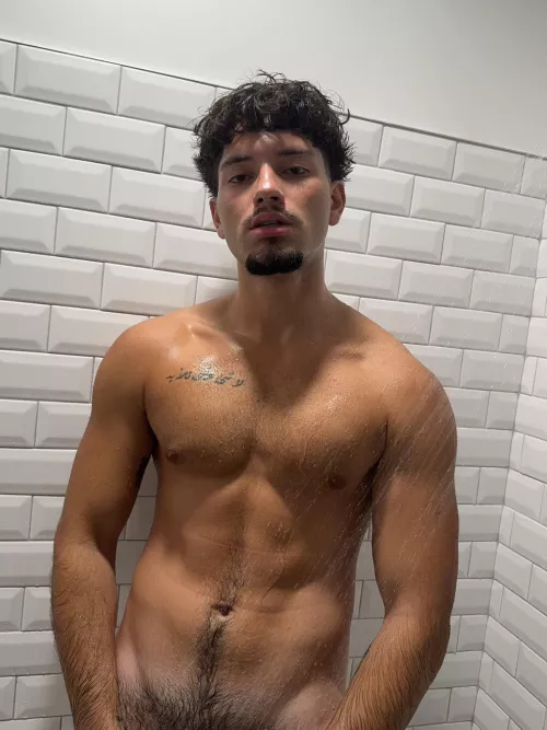 Let’s shower? by champvgnetears