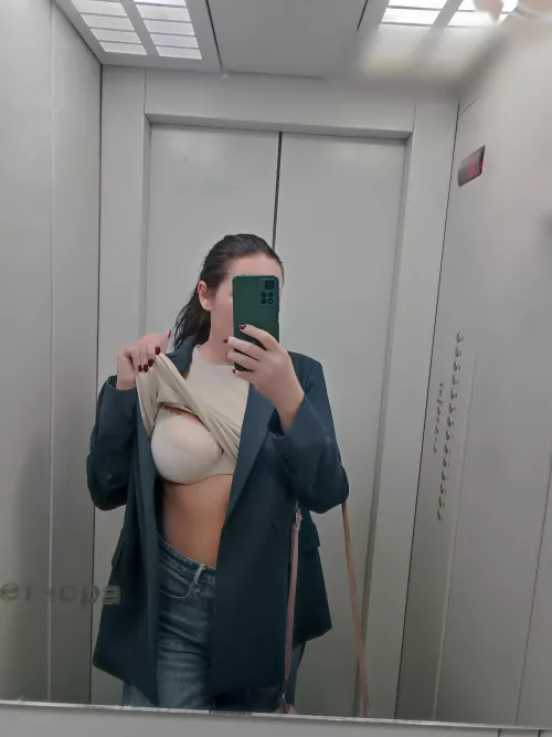 Selfies in the elevator by Milfa4ka