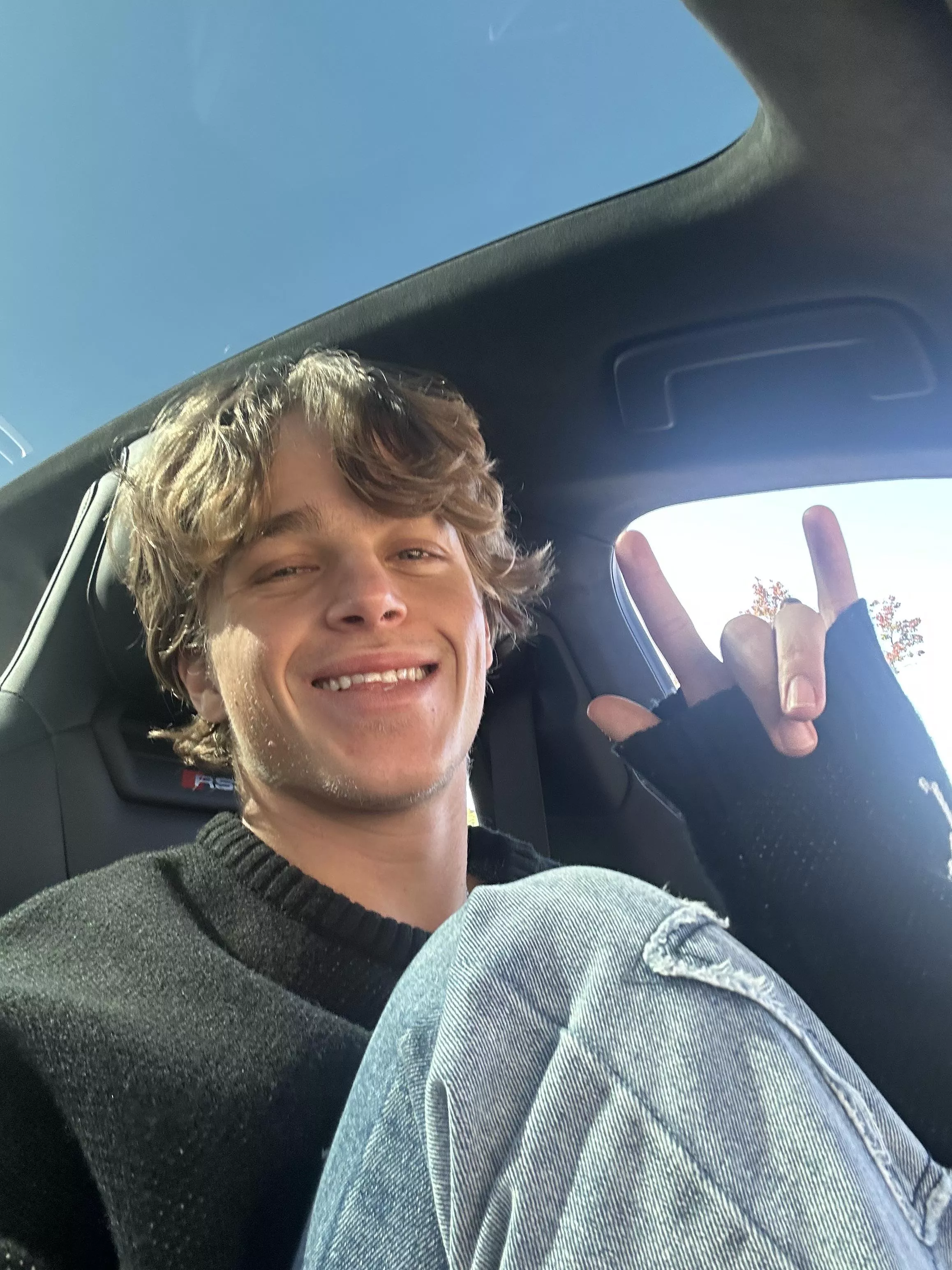 sending everyone love!  posted by yeetchris