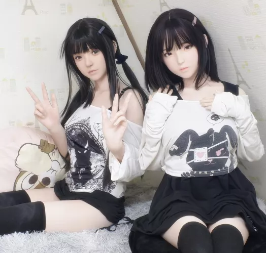 Sisters by nyangnyangtank