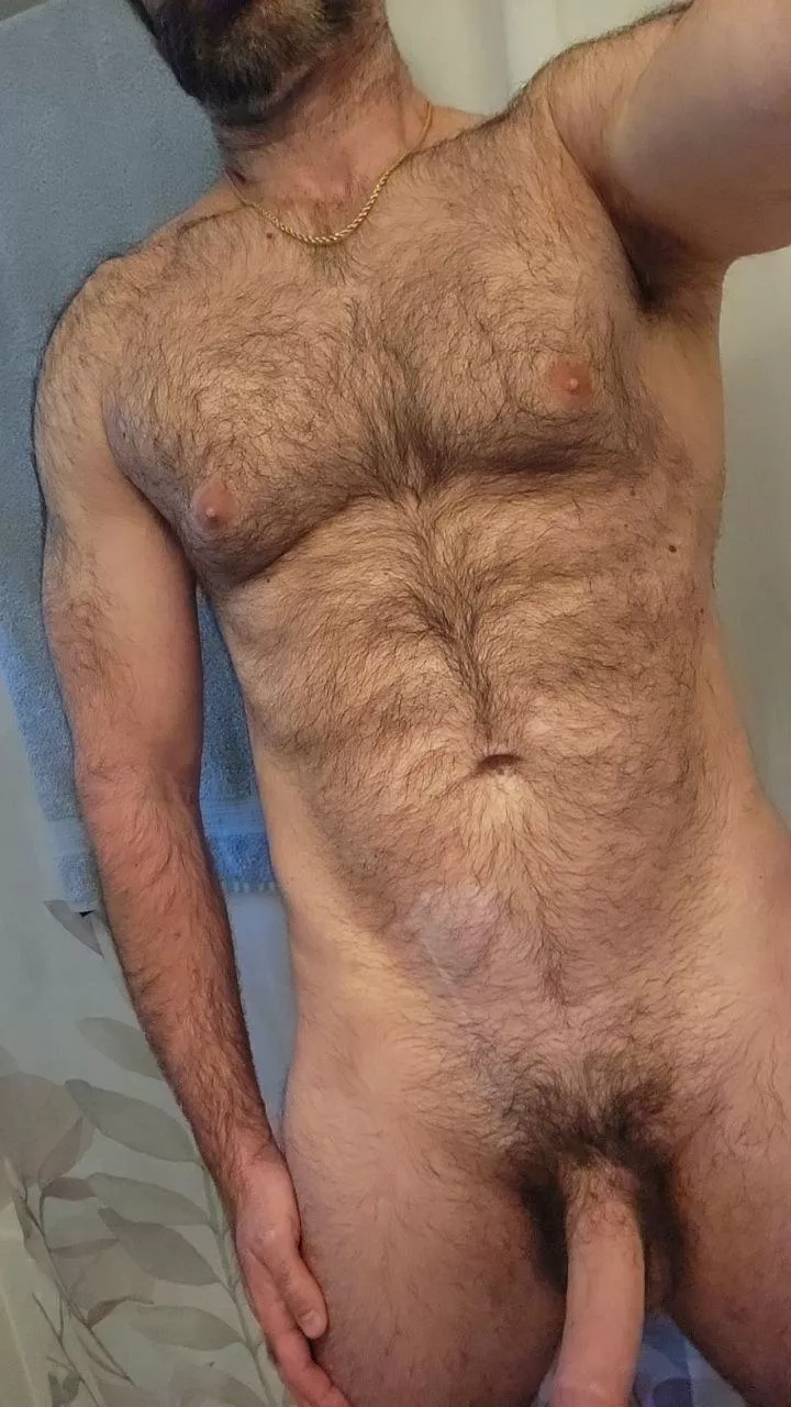 Who likes their daddy tall, hung and hairy?  (40) posted by Hot_Smoke695