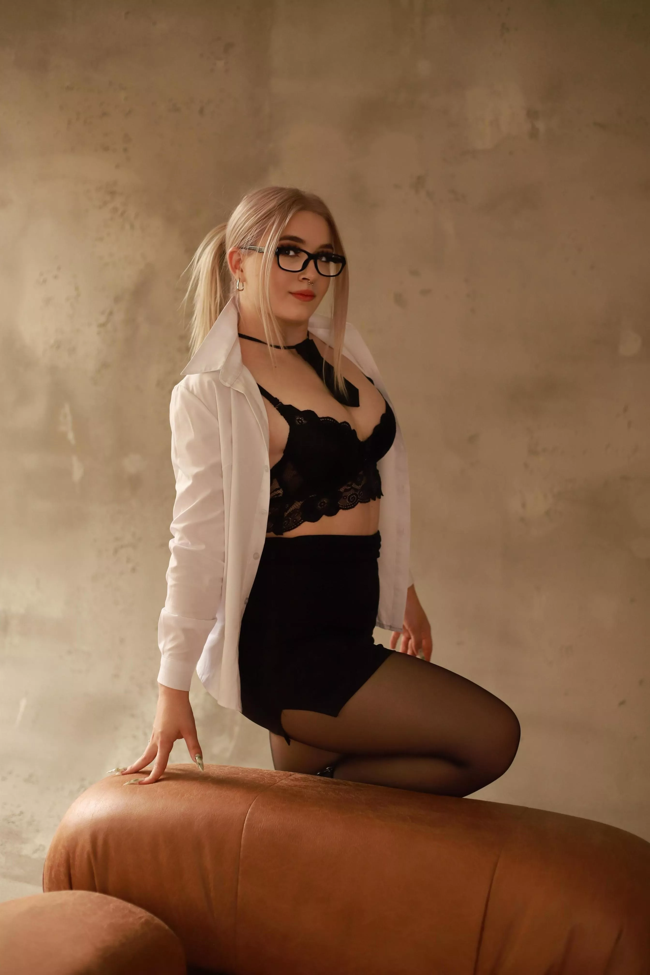 Would you like a blowjob from this secretary? posted by shaylabeexo