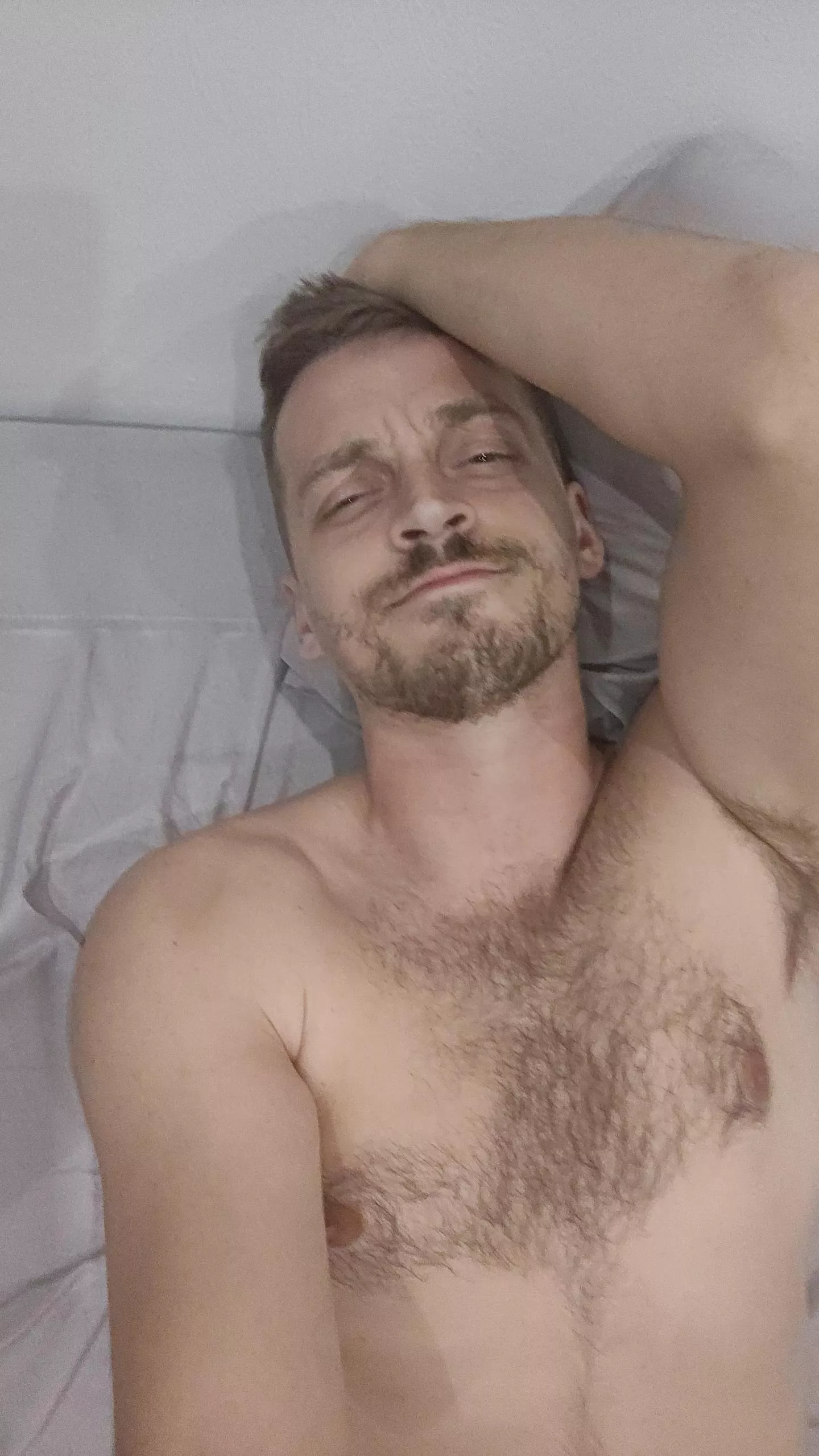 32 looking for a quick one with a fit dude with face. Essyg27  posted by Commercial_Driver_93