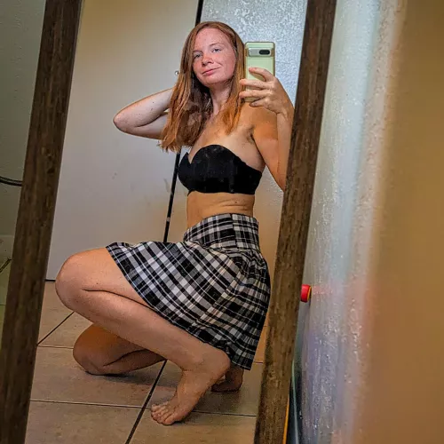 caught in the act of scrolling... but no worries, i’m worth it @redlilyrose19 by --lily-rose--