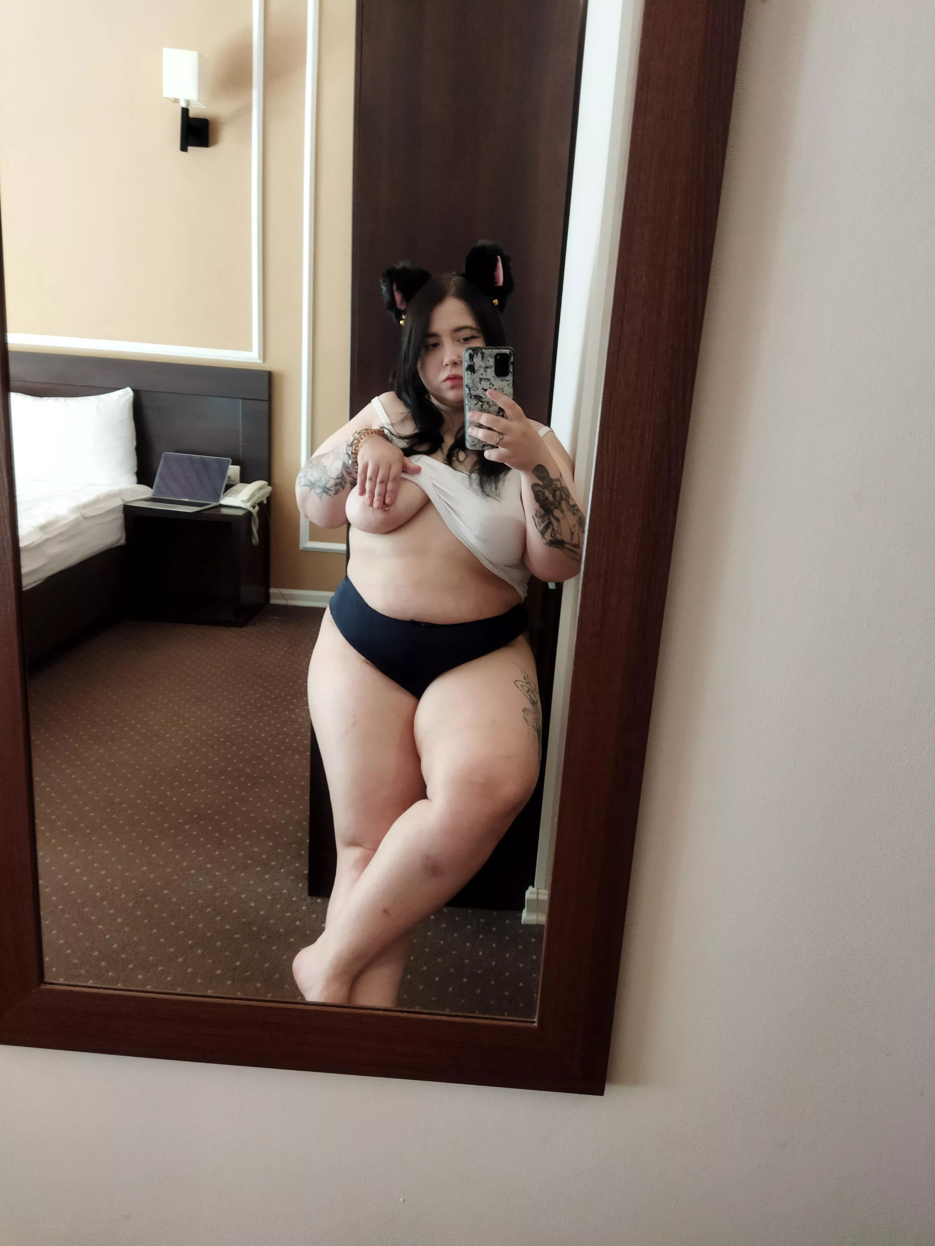 I wonder what can be heard from my pussy between my legs posted by TayloRMmontana