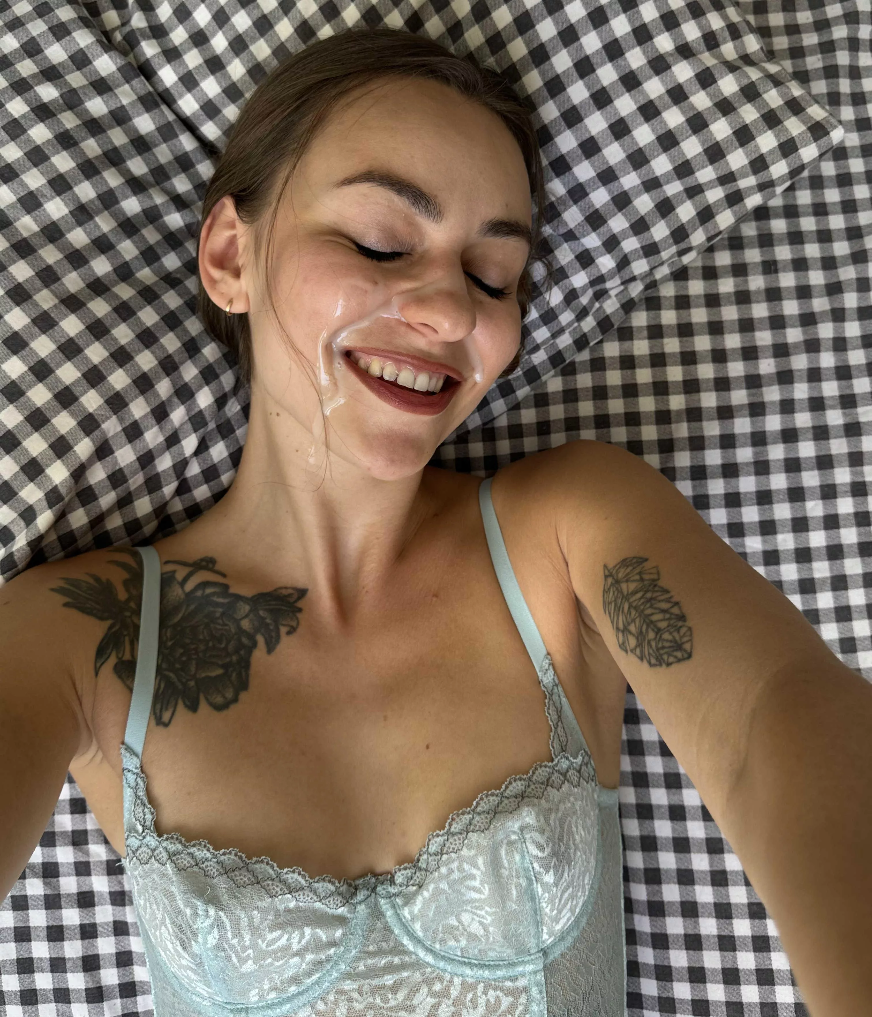 Im always happier with cum on my face posted by JumpyyGirlyy