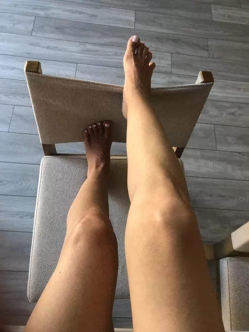 It would be fun if you were under my feet on the chair by albastoes