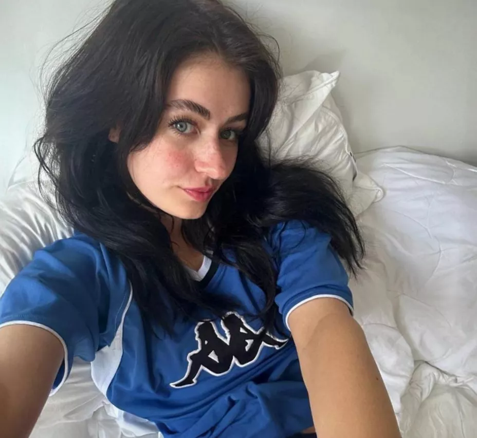 Modesty is something men really like. posted by Classic-Ad3851