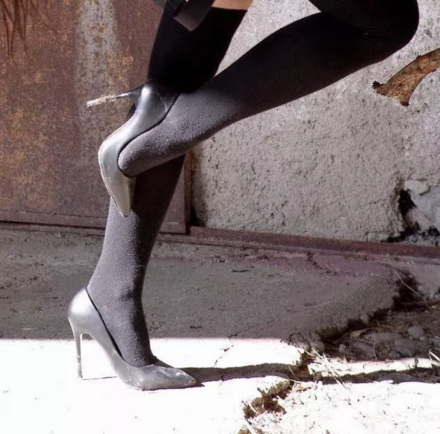 Mucky heels posted by b0redandhard