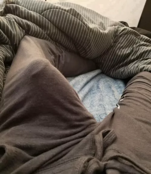 Saw a very fuckable ass on TV 🤭🤭 by TheeGuyDerek