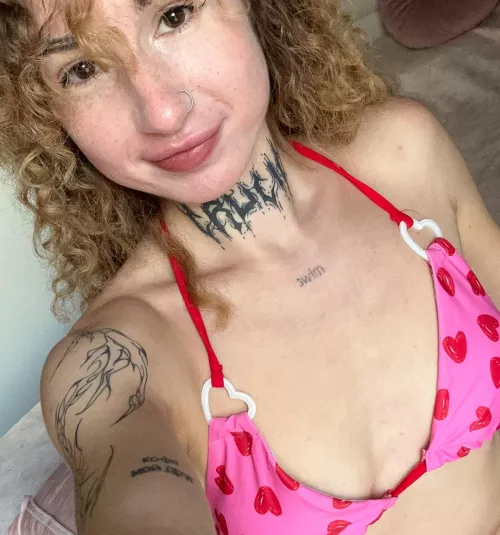 smiling at the fact that I'm meeting a guy at the pool tonight by dreamfairyy