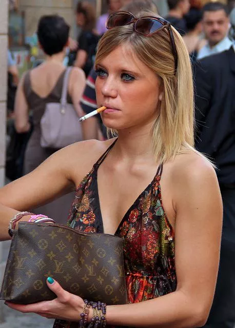 Smoking woman posted by smokingandaesthetics