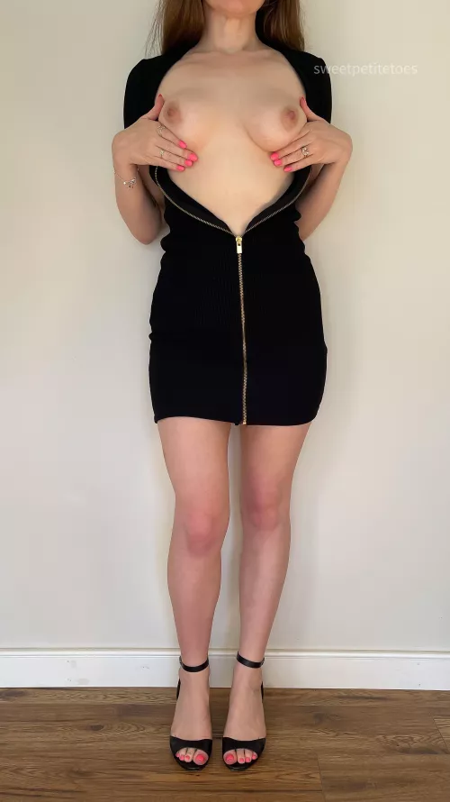 The more sucking you do, the more I unzip by sweetpetitetoes