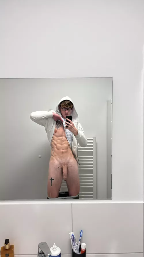 What's best a pretty face or a big cock? by noahluca04