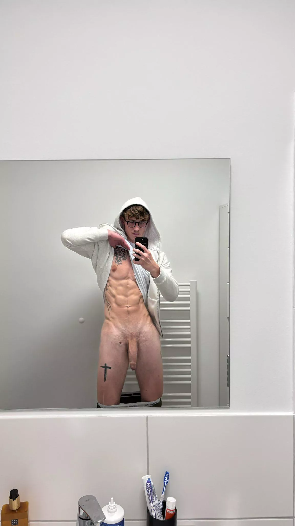 What's best a pretty face or a big cock? posted by noahluca04