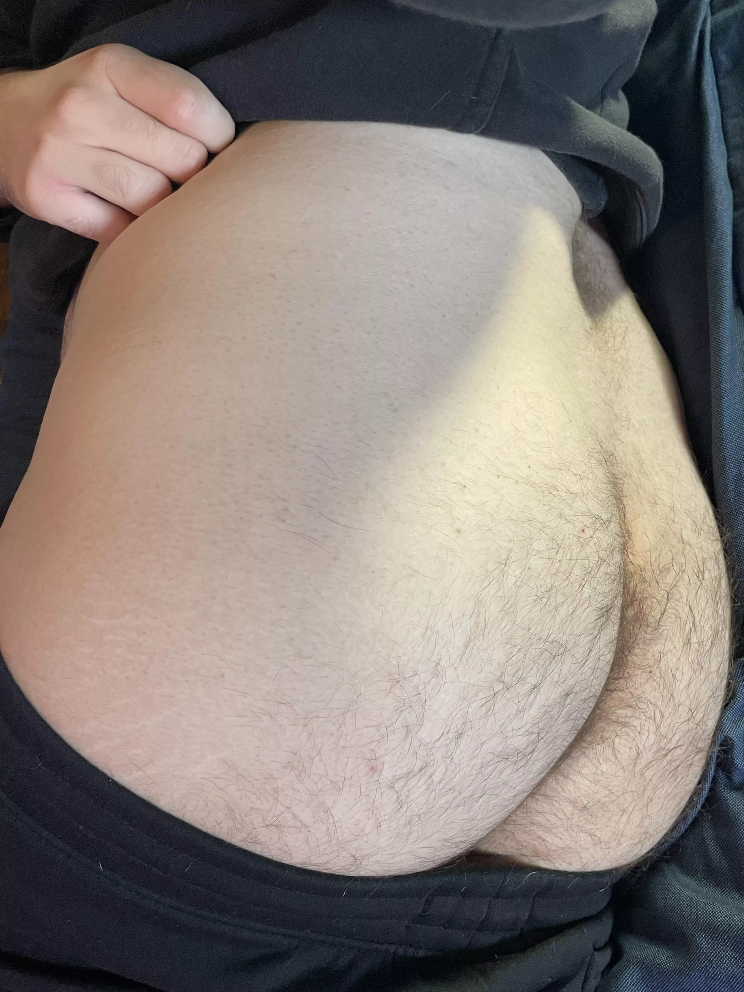 [23] Give it a kiss  posted by Cummingcloser