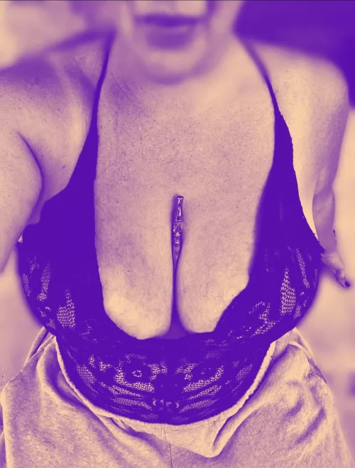 (35f) Take a hit, lovely? by freelymyown