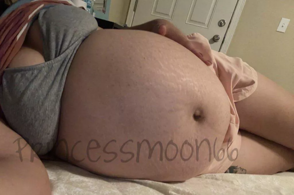 Bumpin 🤰🏻 posted by Milkymooon66