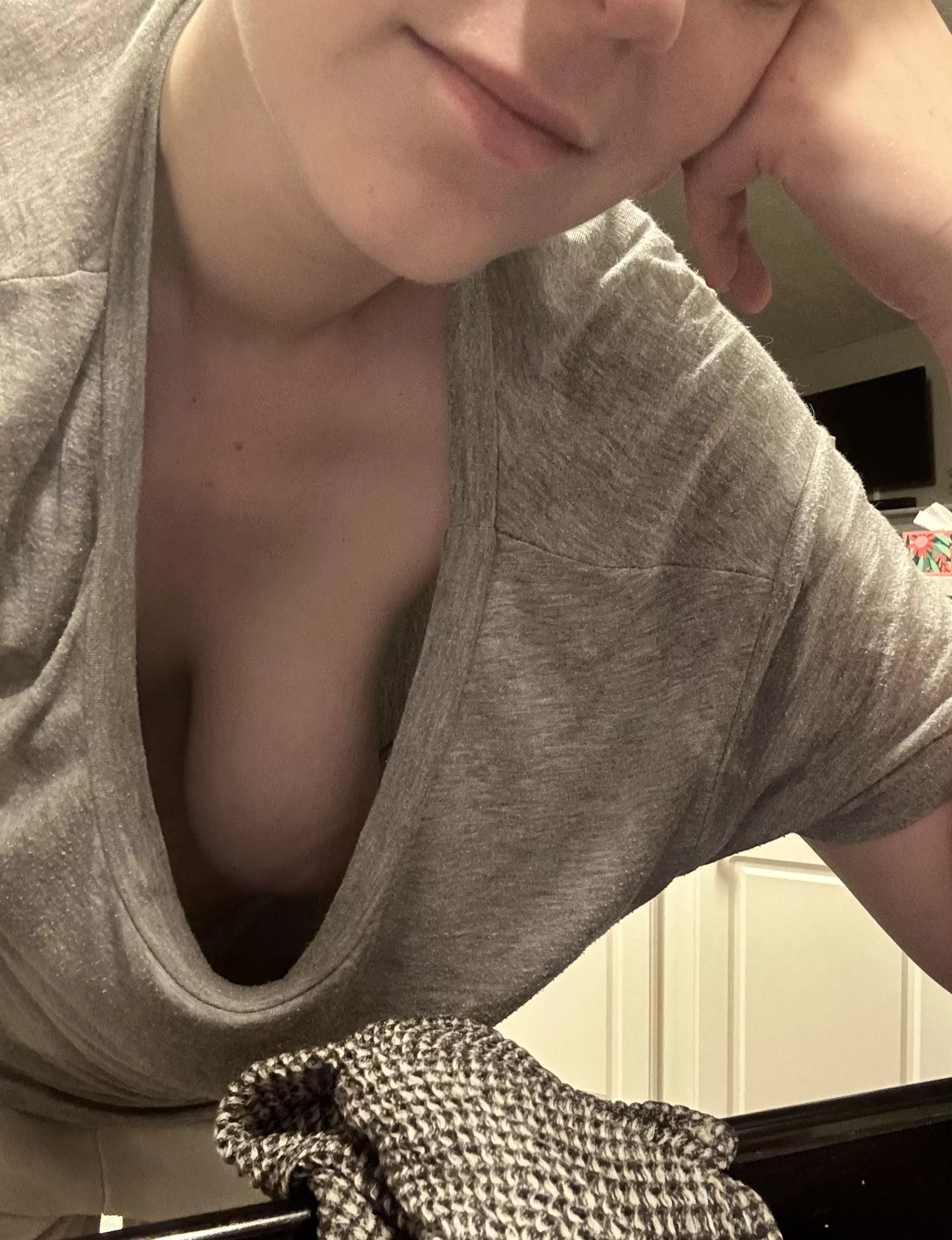 Does your cleaning lady wear something like this? I do, just saying 🤭 posted by ManualMama