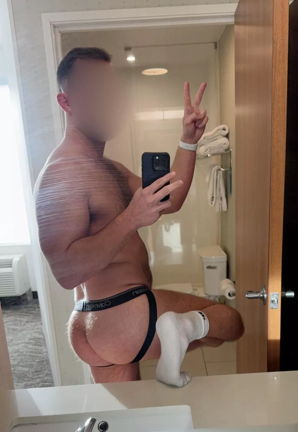 fat, furry ass posted by Southbound420