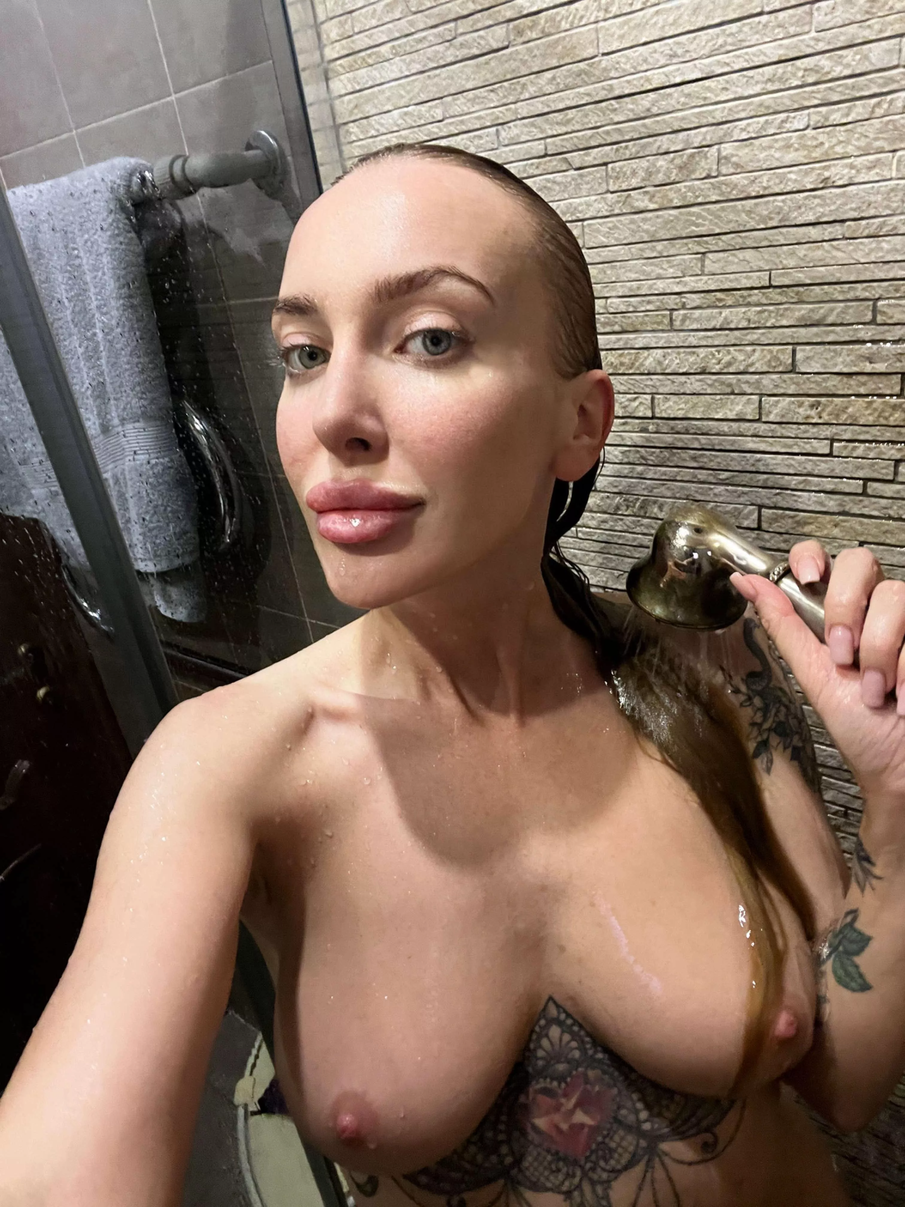 For a change, here's a photo of me in the shower. posted by BabySweetestt