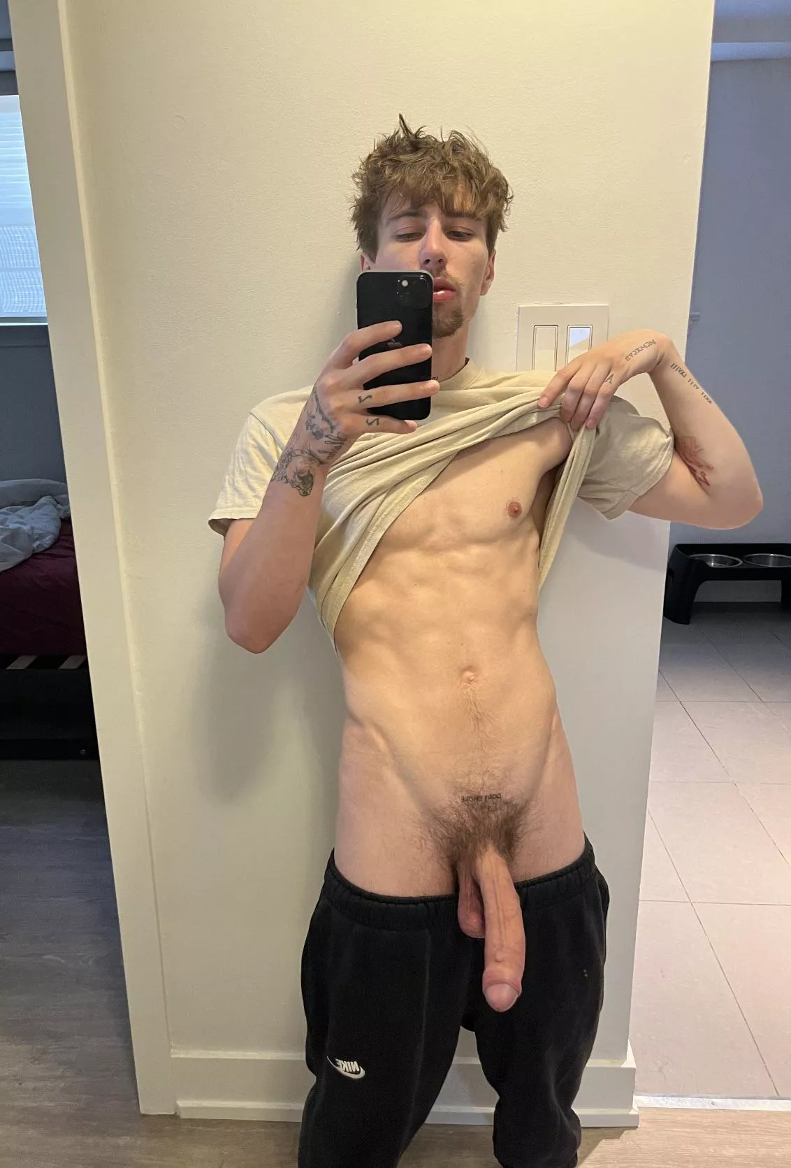 Good morning ladies 🙋🏼‍♂️ posted by Past_Deer_1361