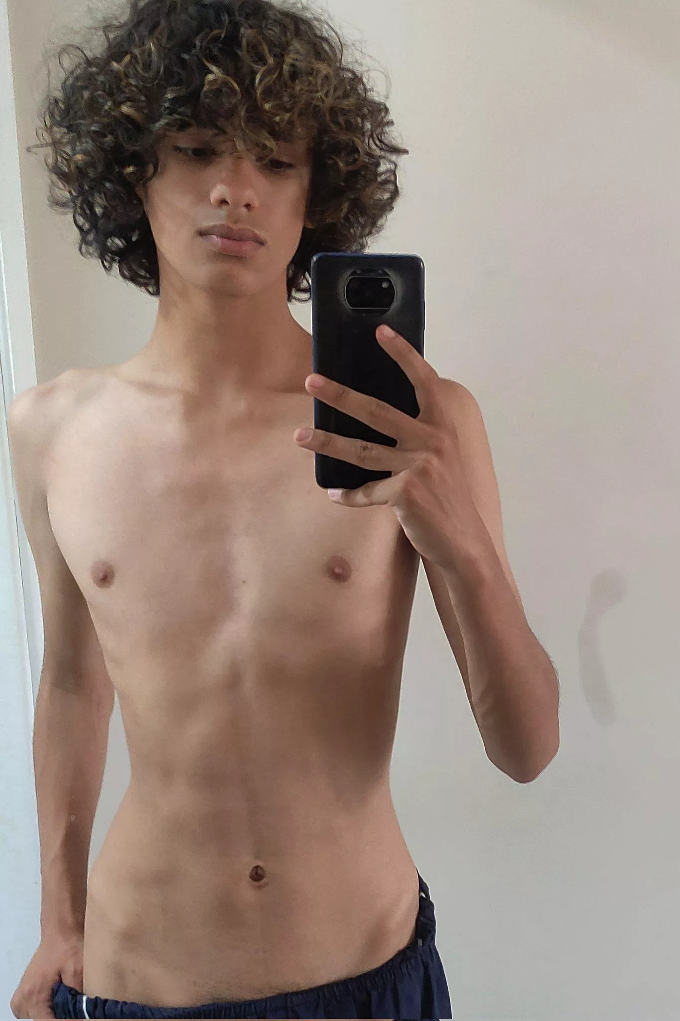 Hewooo ;3 posted by curly_boii