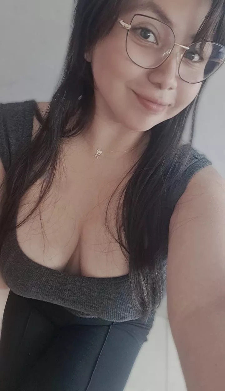 I don’t know why my coworkers don’t listen to me :/ posted by SexyAzucena