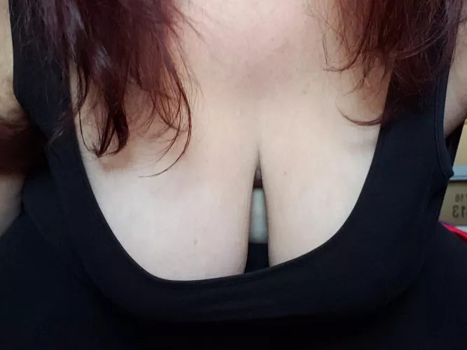 I enjoy catching you looking 😍 by kalilaforest