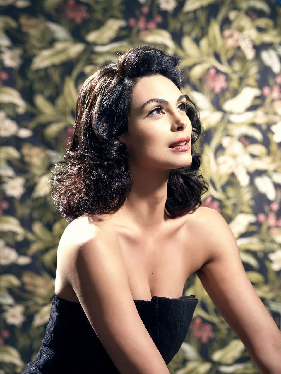 Morena Baccharin posted by LuckyLaceyKS