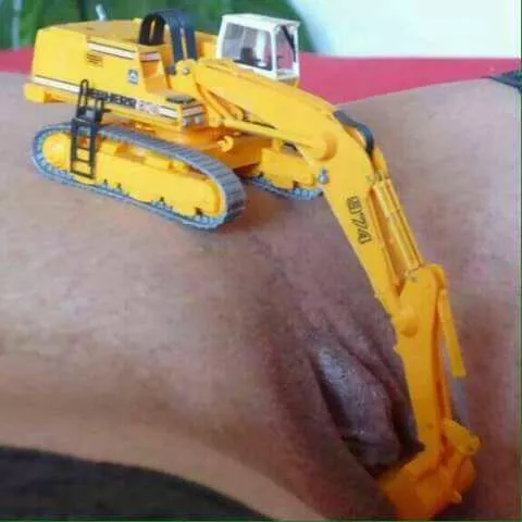 Photo 3 of 4 ( digging deep) by cowboydan69