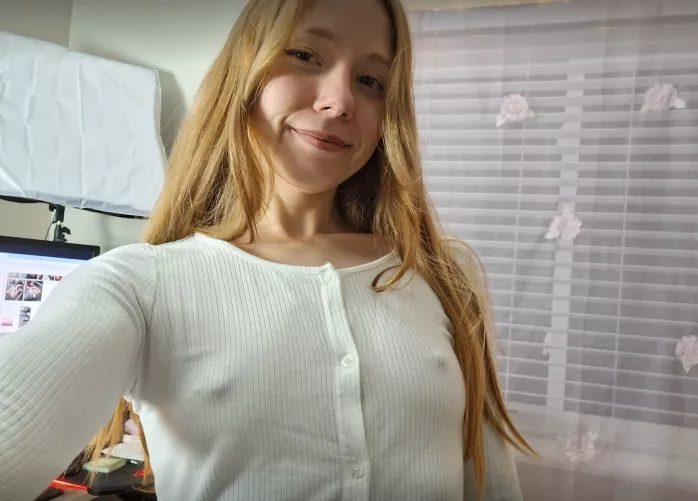 Something cozy to watch a scary movie in > by pinkvelvetfox