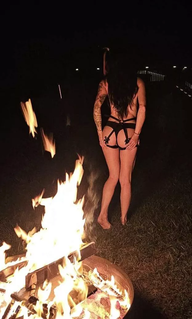 Warming up my little butt  posted by Twilight_Princess01