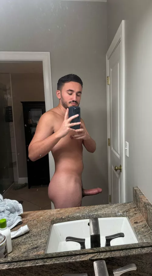 Who wants to join me in the shower ;) by DamianG617