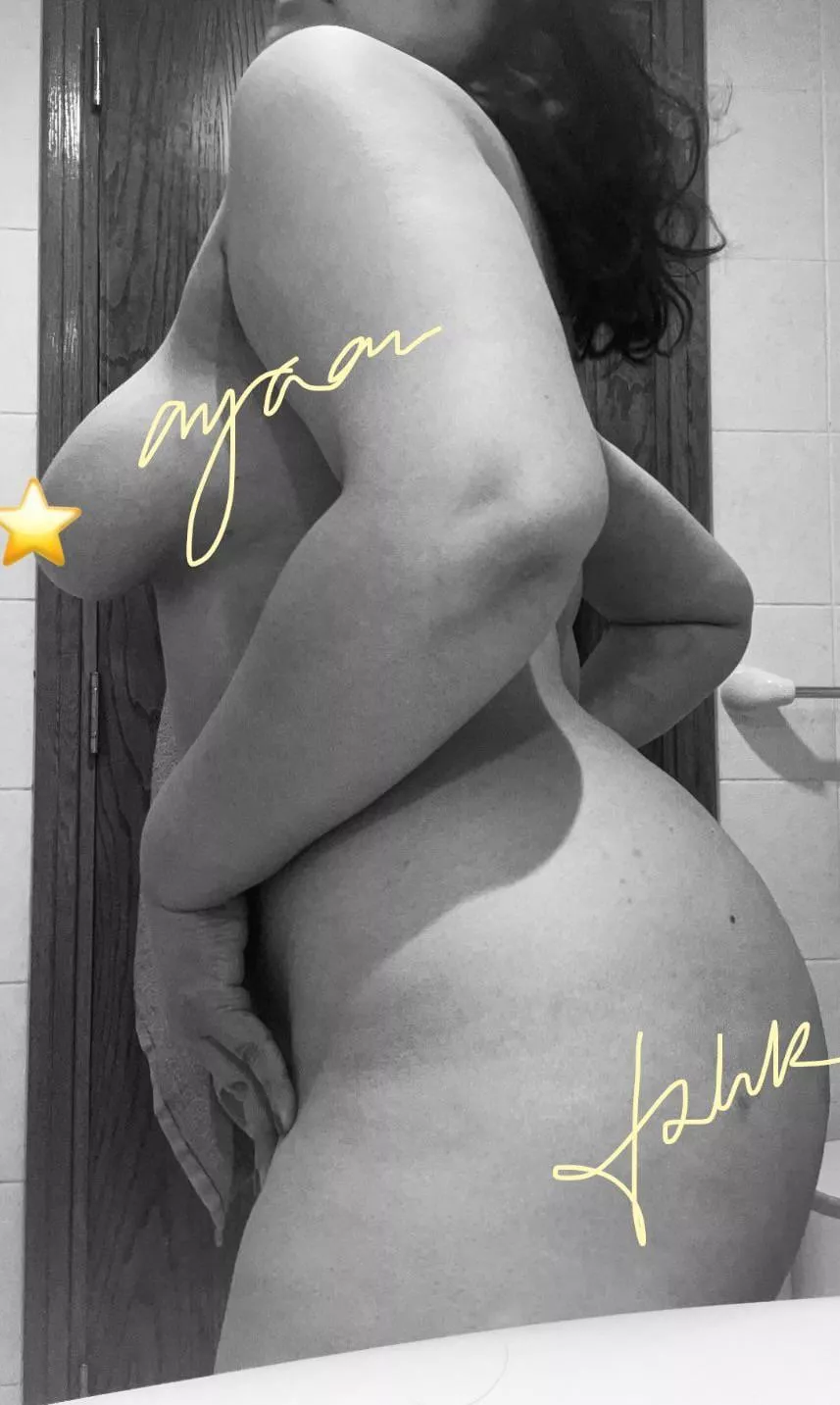 Being virtually dirty 🥵 [F][33] posted by ayaanfalak69