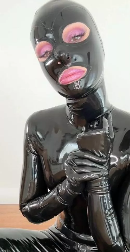 Covered in shiny latex by lovelyyyamber