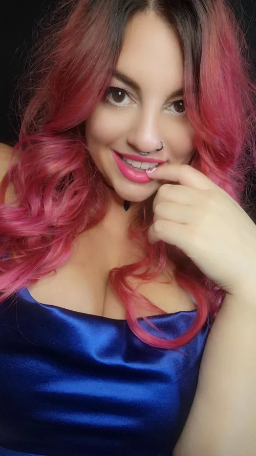 Dyed my hair a raspberry colour and matched it with my lipstick @sugar_bellz420  by SugarBellz