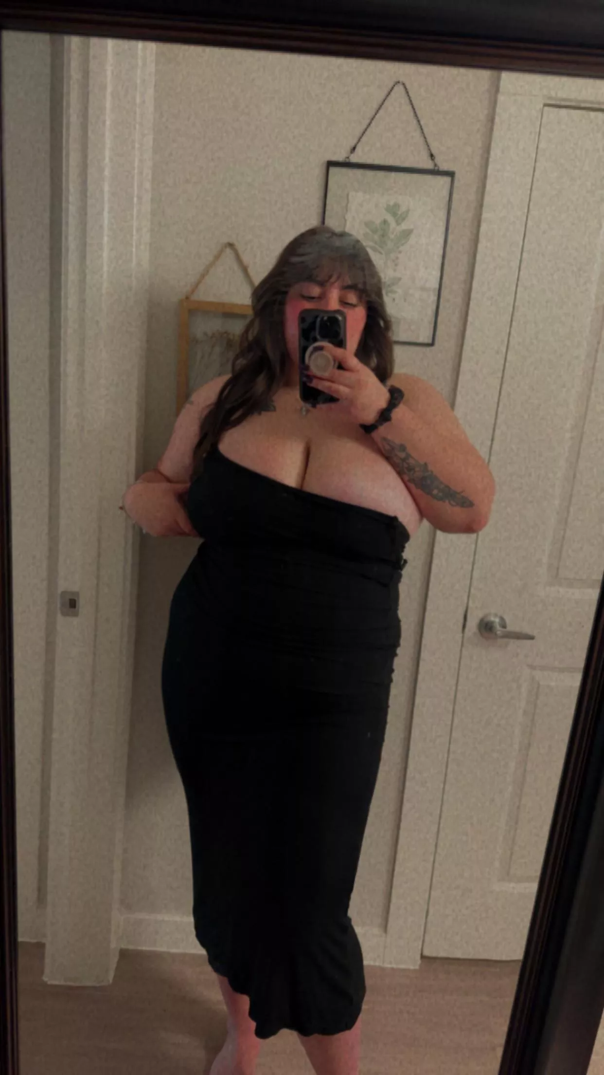 Fat girls in tight dresses really makes you weak huh  posted by Jaydesmilkers