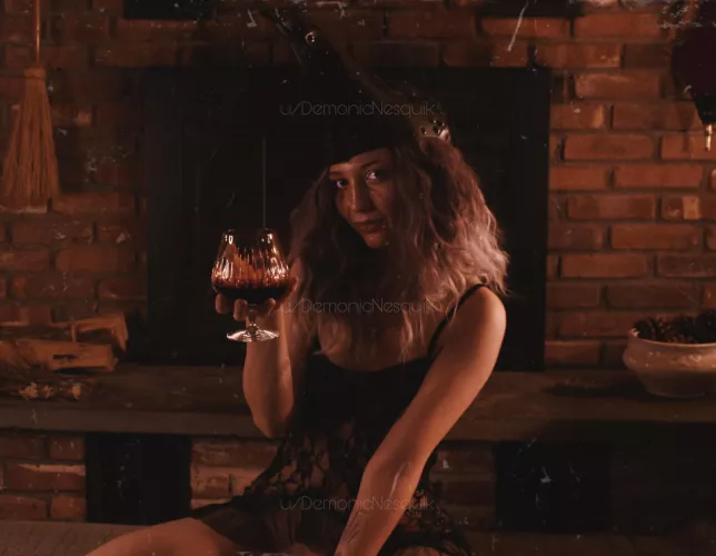 I rolled a 15... think it's worth it for me to try this mysterious potion? by DemonicNesquik