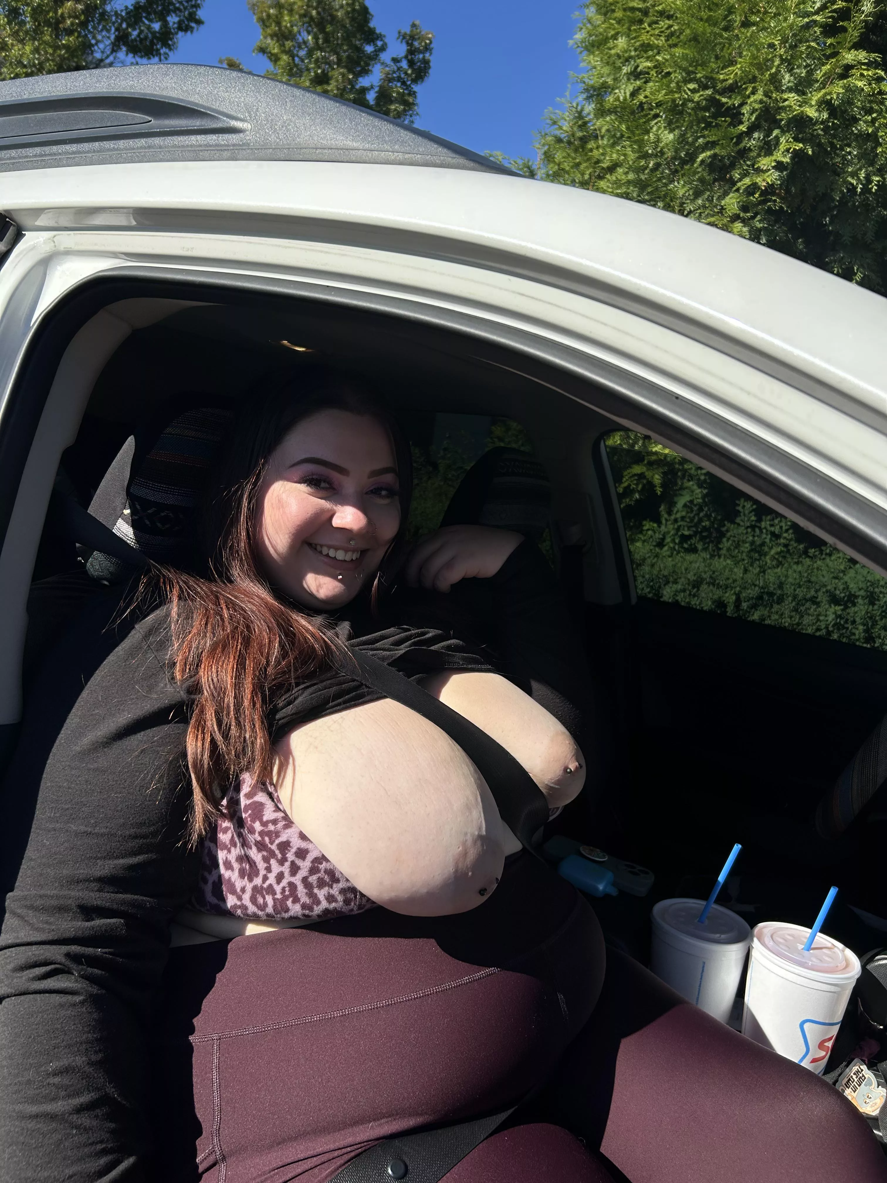 I wanna play 😈 posted by Fernebaby