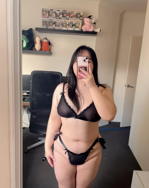 if i asked you to bend me over my desk and [f]uck me while i game would you say yes?  by strawberryxtart