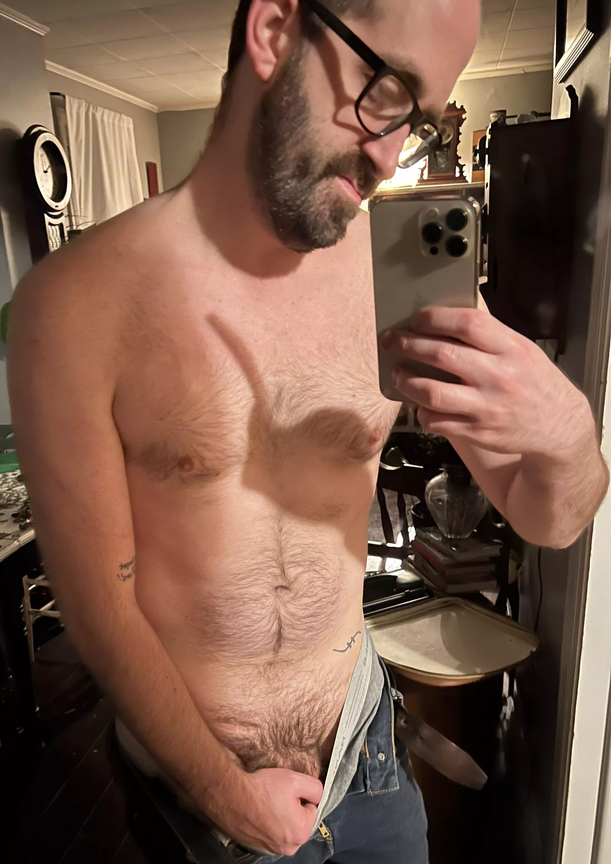 It’s a handful  posted by Swemperkins