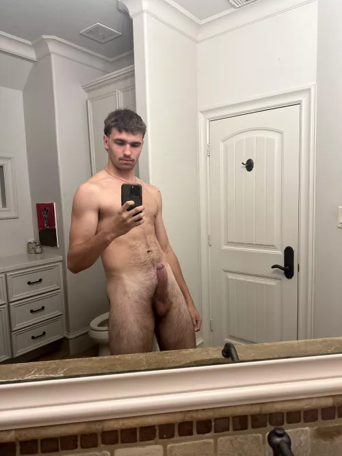 Looking to end the weekend with a bang😉 by HungAg1468