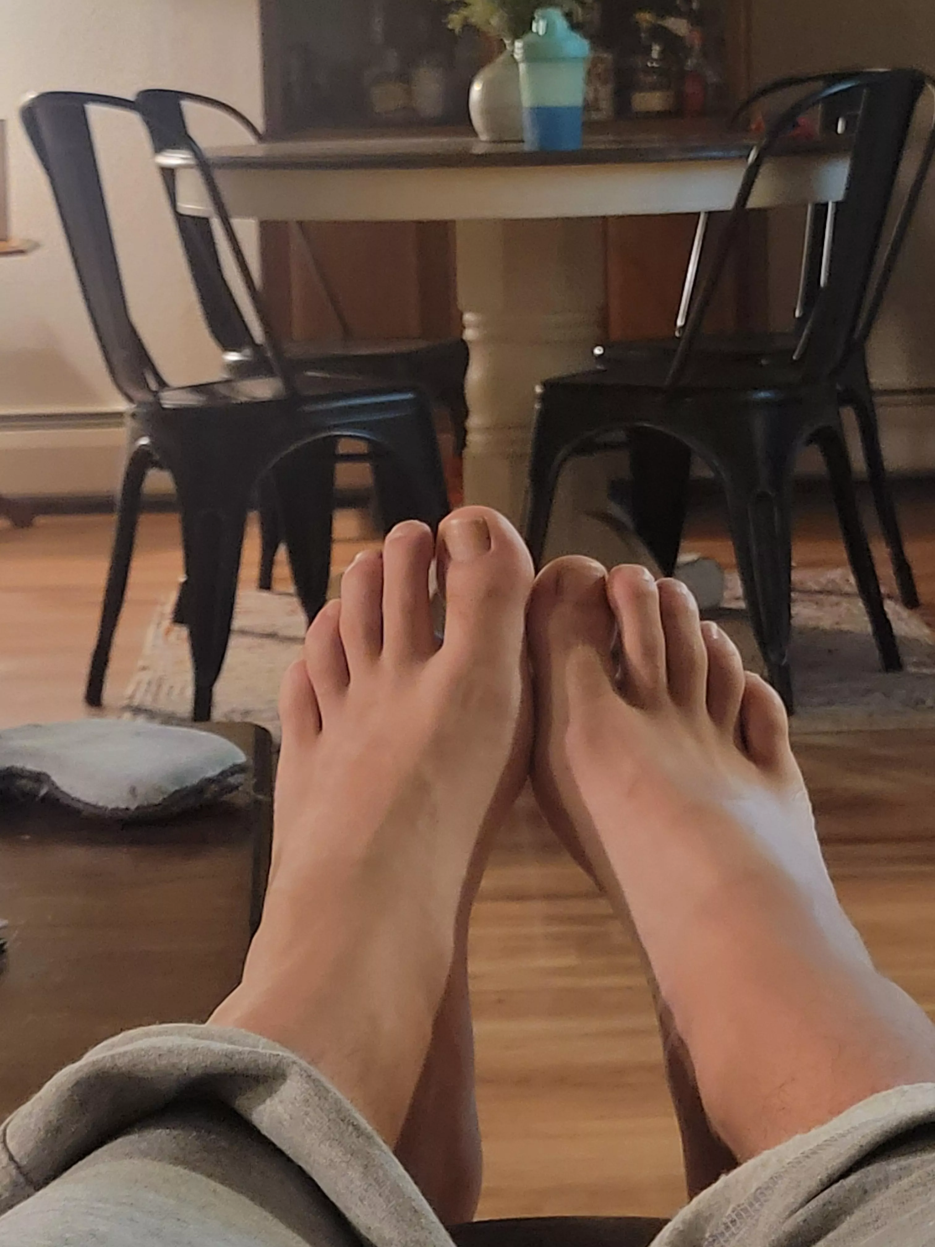 My feet posted by DifferenceOk7336