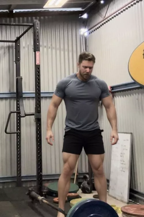 Screenshot of mid workout hits different… by Oiledupthrowaway069