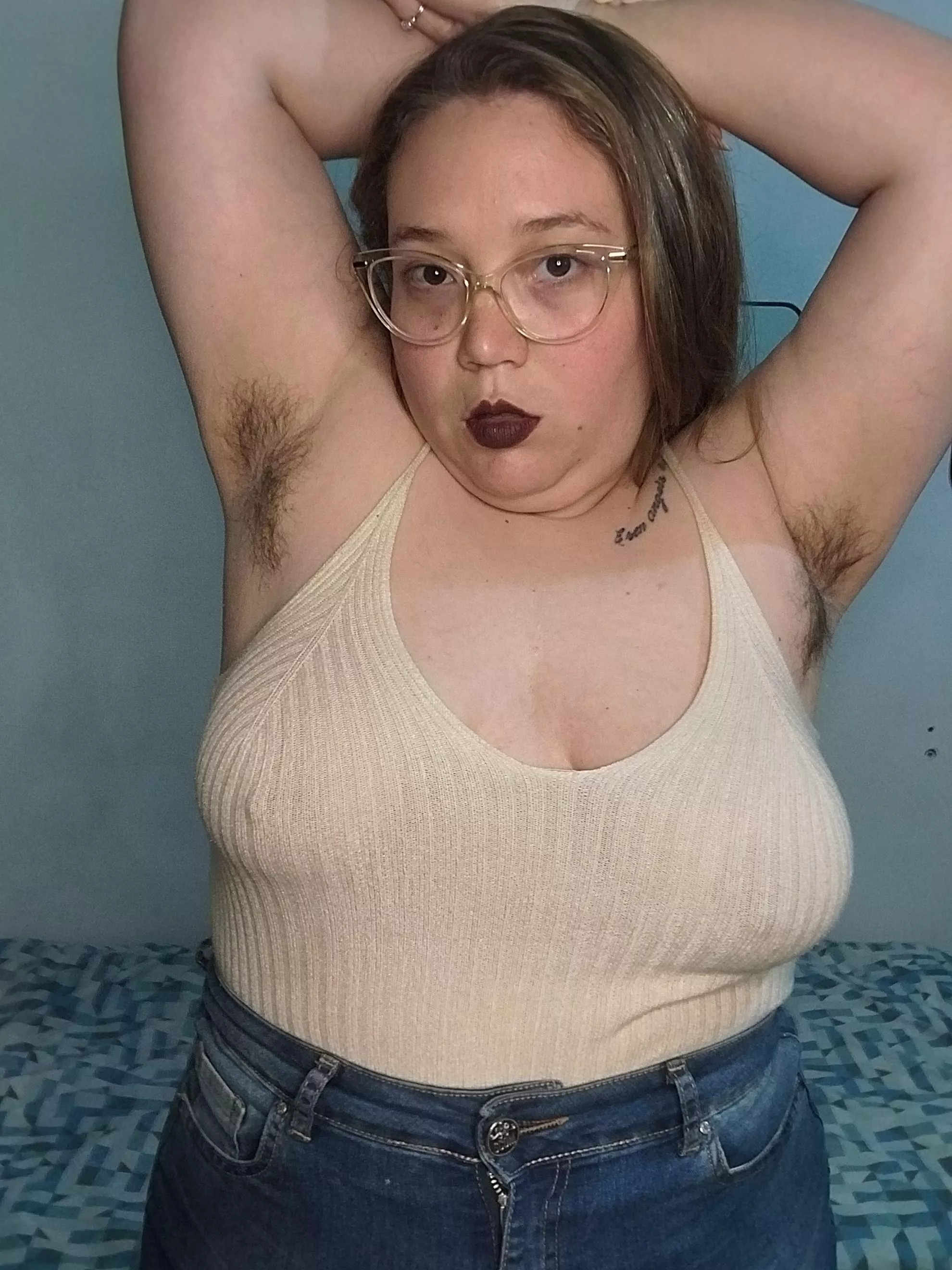 A little bit of pheromones to start the week off right;)  posted by indiga777